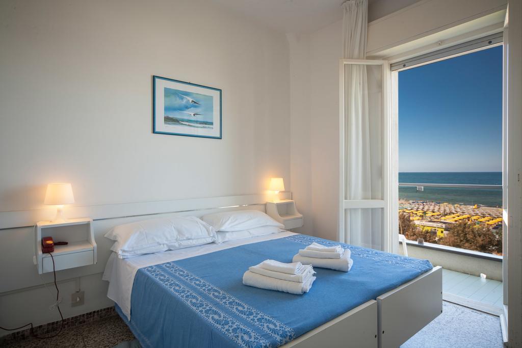 Hotel Madison Ричоне Екстериор снимка