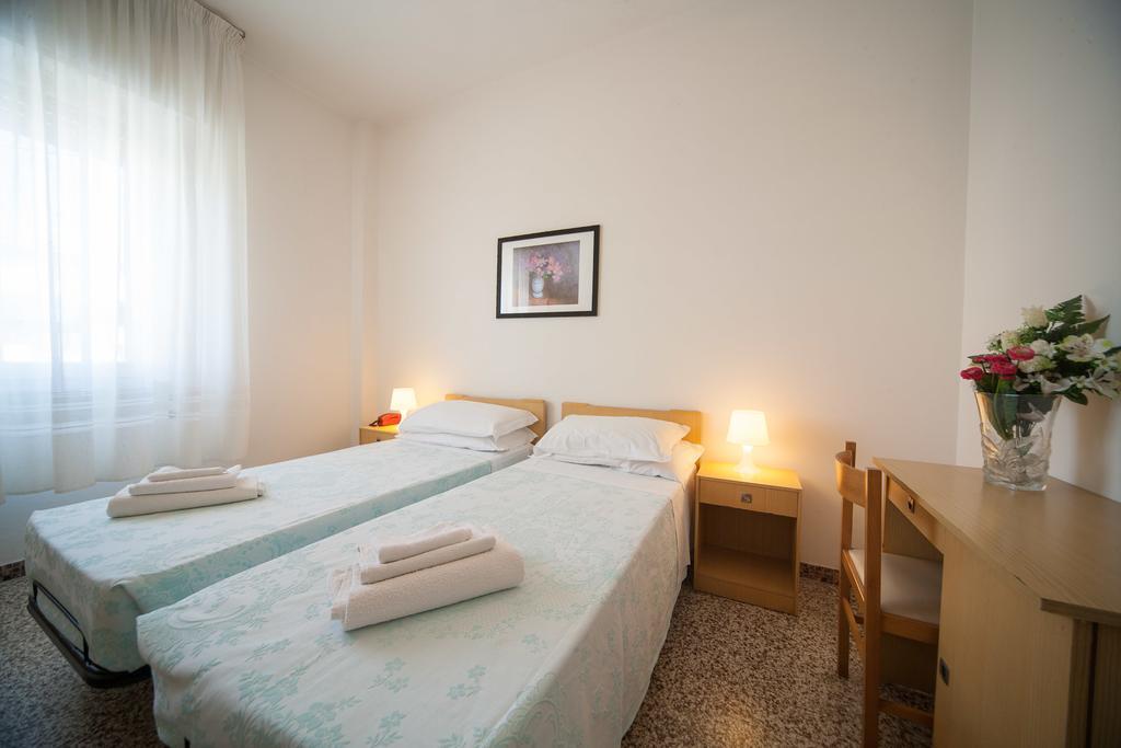 Hotel Madison Ричоне Екстериор снимка